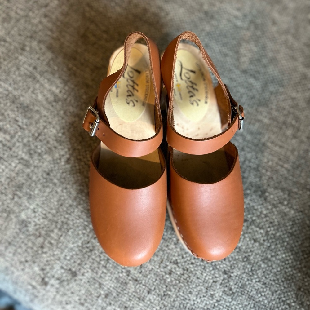 NWOT Lotta From Stockholm Highwood Tan Leather Clogs - size 39 (7.5 USA)